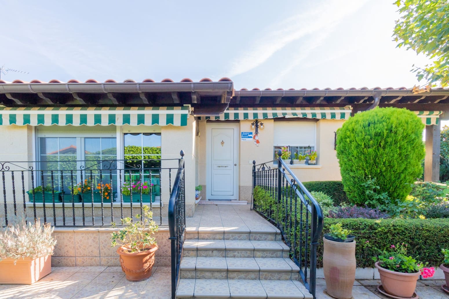 3 sypialnia Willa na sprzedaż w Ayegui z basenem - 200 000 € (Ref: 7098693)