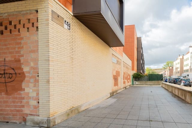 Erhverv til salg i Egüés, Valle de Egüés/Eguesibar - € 159.000 (Ref: 7133258)