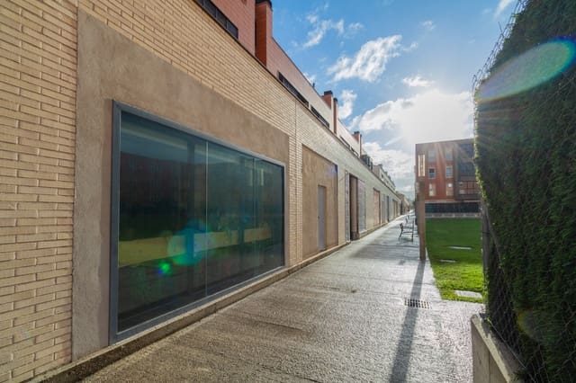 Erhverv til salg i Egüés, Valle de Egüés/Eguesibar - € 159.000 (Ref: 7133258)