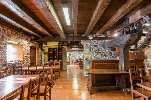 Villa til salg i Aoiz / Agoitz - € 575.000 (Ref: 7187388)