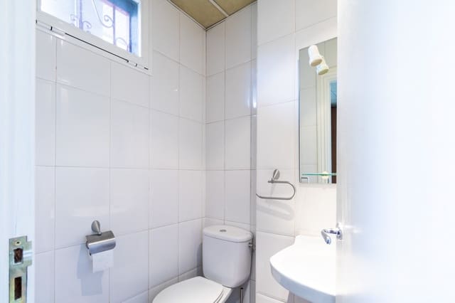 Commercieel te koop in Ansoáin - € 72.000 (Ref: 7220307)