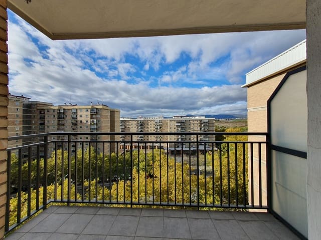 Piso de 3 habitaciones en Pamplona / Iruña en alquiler - 800 € (Ref: 7238763)