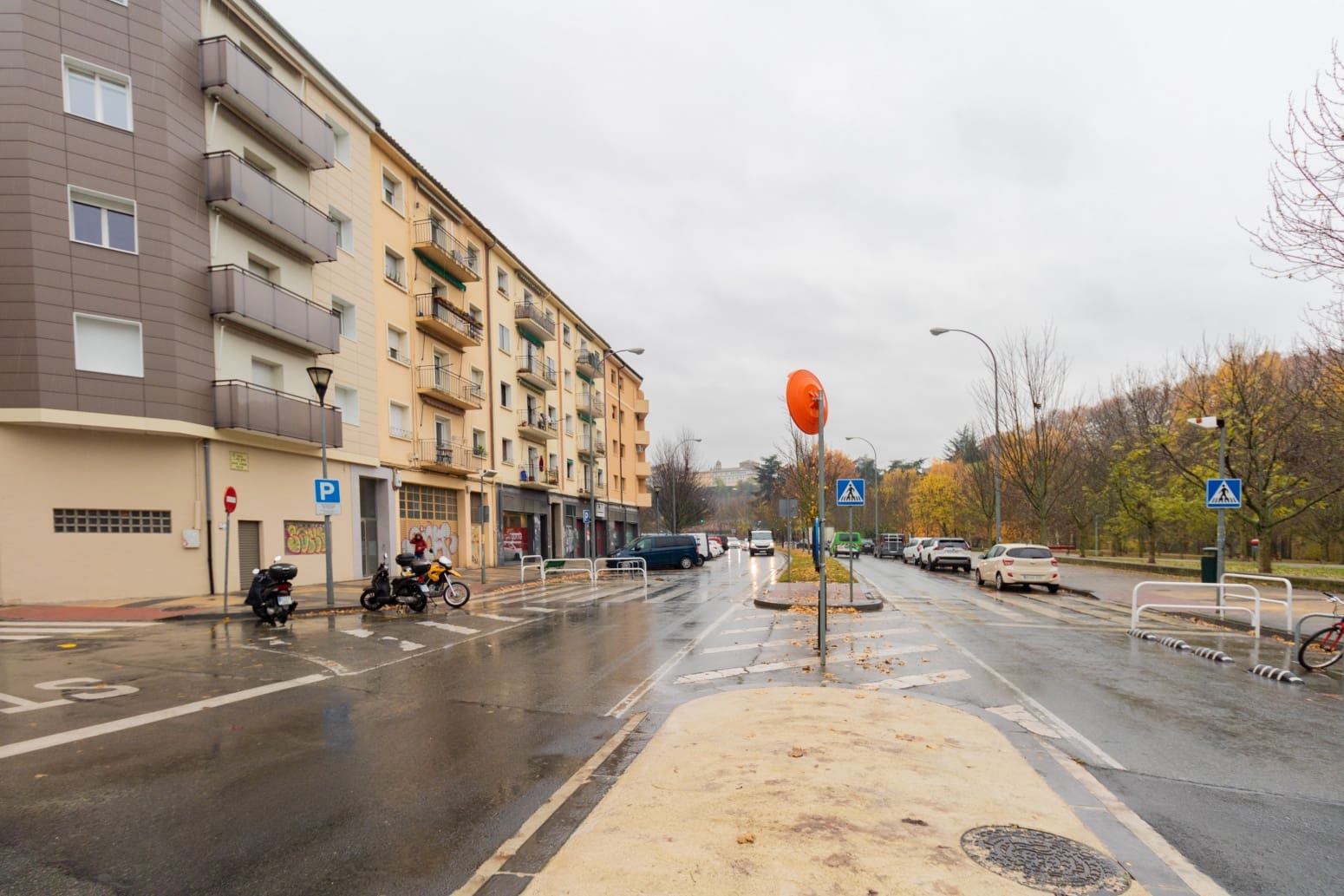 Biznes na sprzedaż w Pampeluna - 950 000 € (Ref: 7288533)