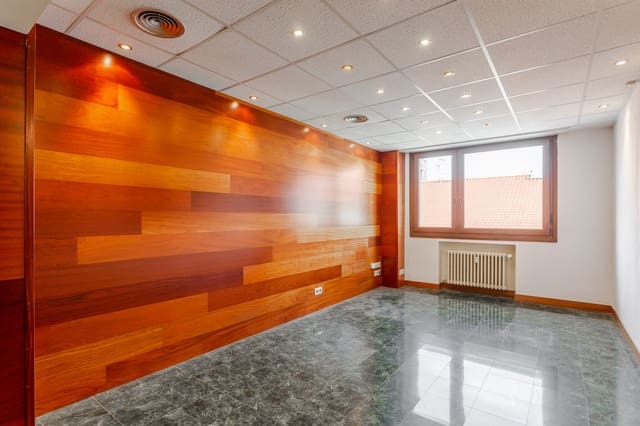 Biuro do wynajęcia w Pampeluna - 650 € (Ref: 7451728)