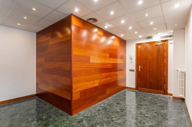 Biuro do wynajęcia w Pampeluna - 650 € (Ref: 7451728)