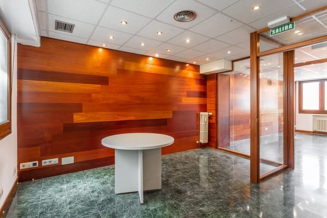 Biuro do wynajęcia w Pampeluna - 650 € (Ref: 7451728)