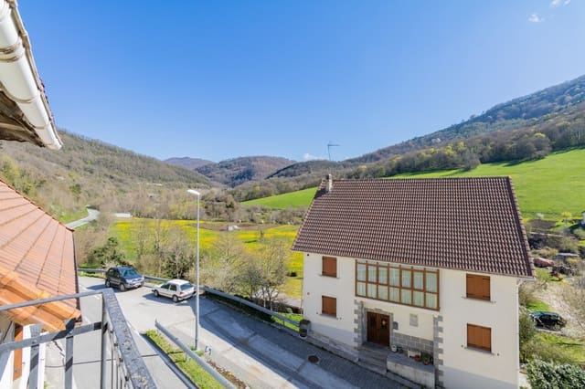 Chalet de 5 habitaciones en Orbaitzeta en venta - 105.000 € (Ref: 7518727)