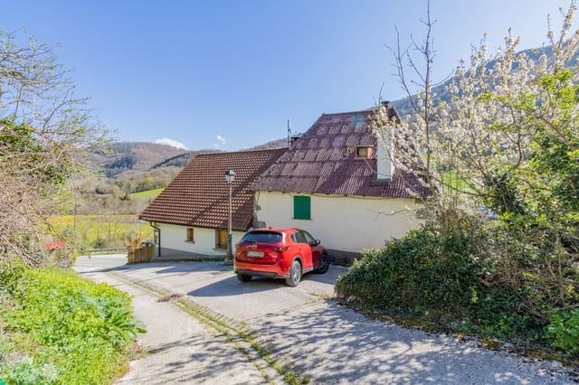Chalet de 5 habitaciones en Orbaitzeta en venta - 105.000 € (Ref: 7518727)