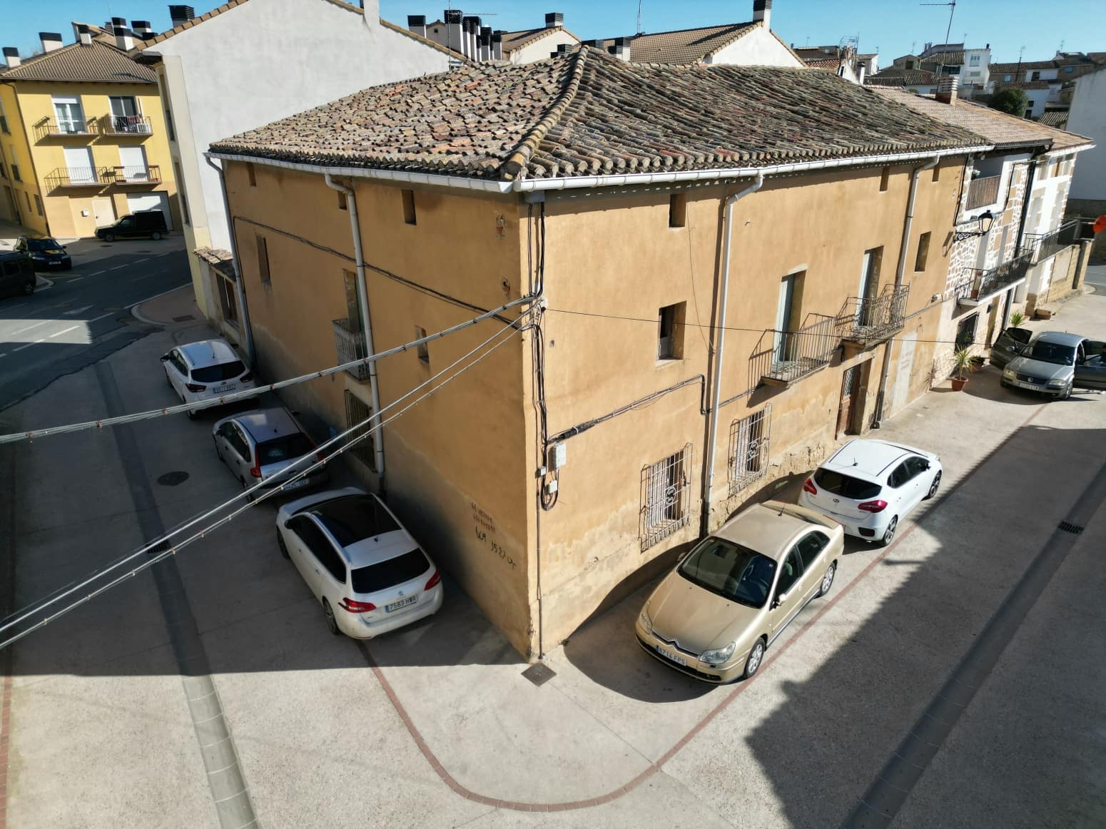 Villa for sale in Allo - € 60,000 (Ref: 7521114)