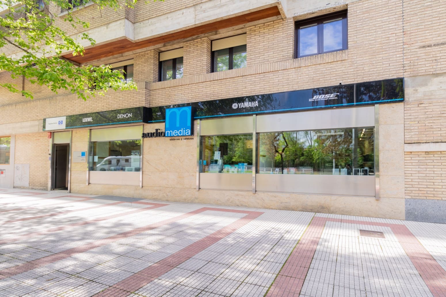 Local Comercial en Pamplona / Iruña en alquiler - 2.500 € (Ref: 7530841)