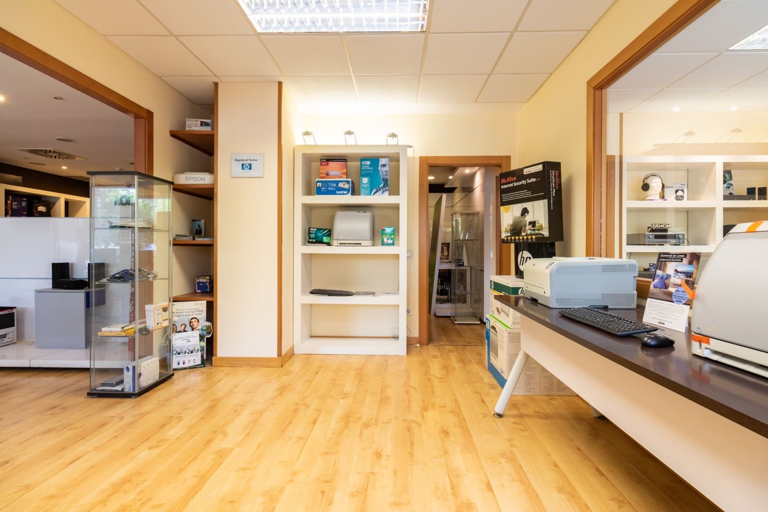 Local Comercial en Pamplona / Iruña en alquiler - 2.500 € (Ref: 7530841)