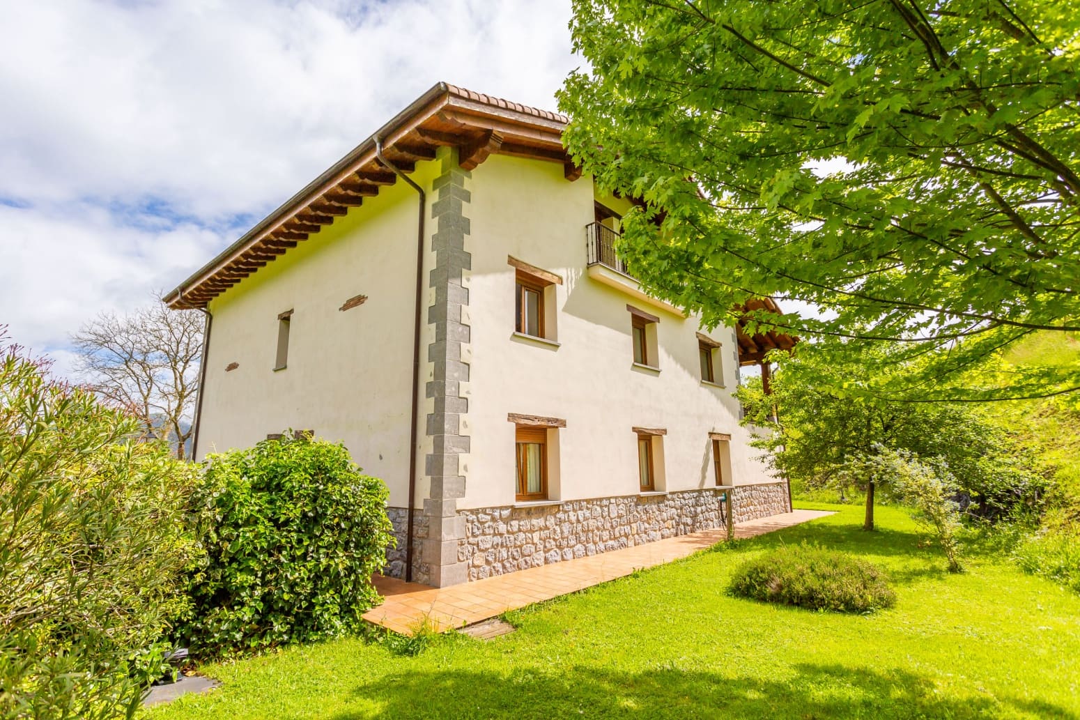 7 soveværelse Villa til salg i Araitz med garage - € 540.000 (Ref: 7562826)