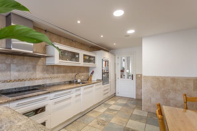 4 soveværelse Villa til salg i Zizur Mayor / Zizur Nagusia med swimmingpool garage - € 675.000 (Ref: 7721544)