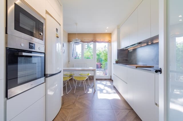 3 bedroom Flat for sale in Estella / Lizarra with pool garage - € 327,750 (Ref: 7728688)