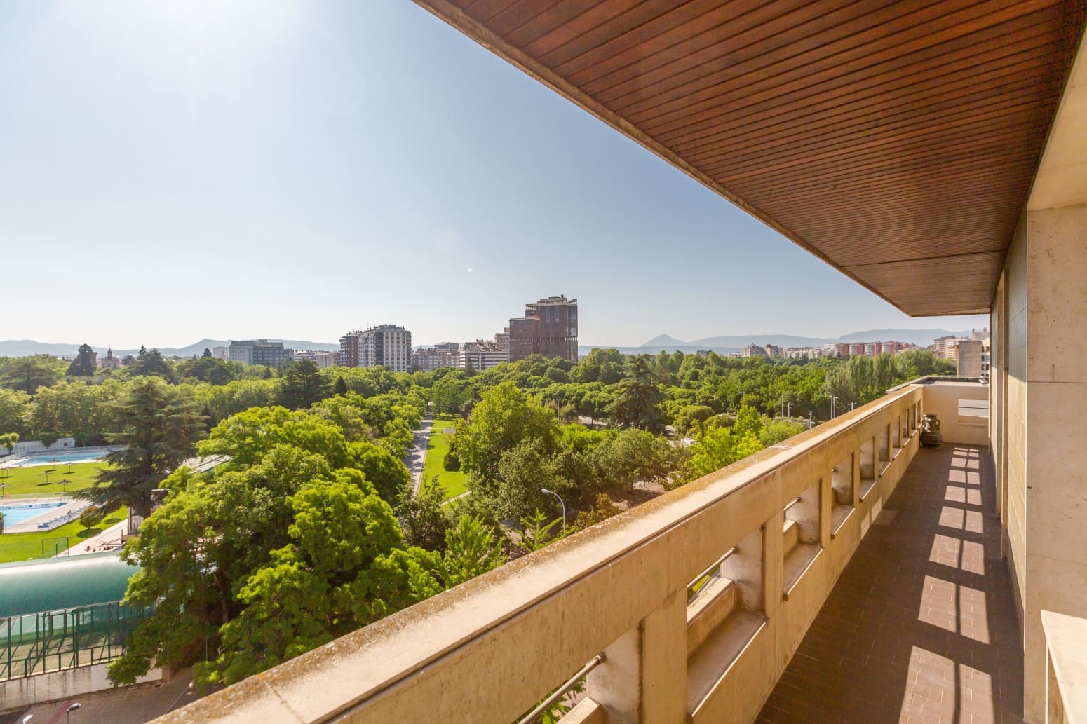 5 soveværelse Lejlighed til leje i Pamplona / Iruna - € 1.500 (Ref: 7782691)