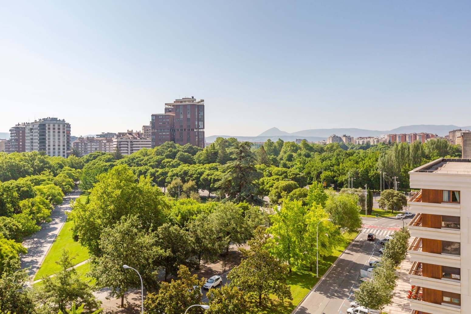 5 soveværelse Lejlighed til leje i Pamplona / Iruna - € 1.500 (Ref: 7782691)