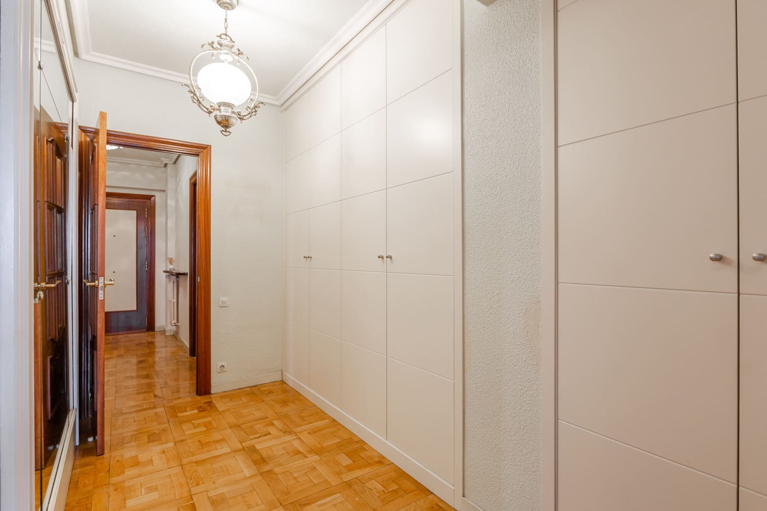 5 soveværelse Lejlighed til leje i Pamplona / Iruna - € 1.500 (Ref: 7782691)