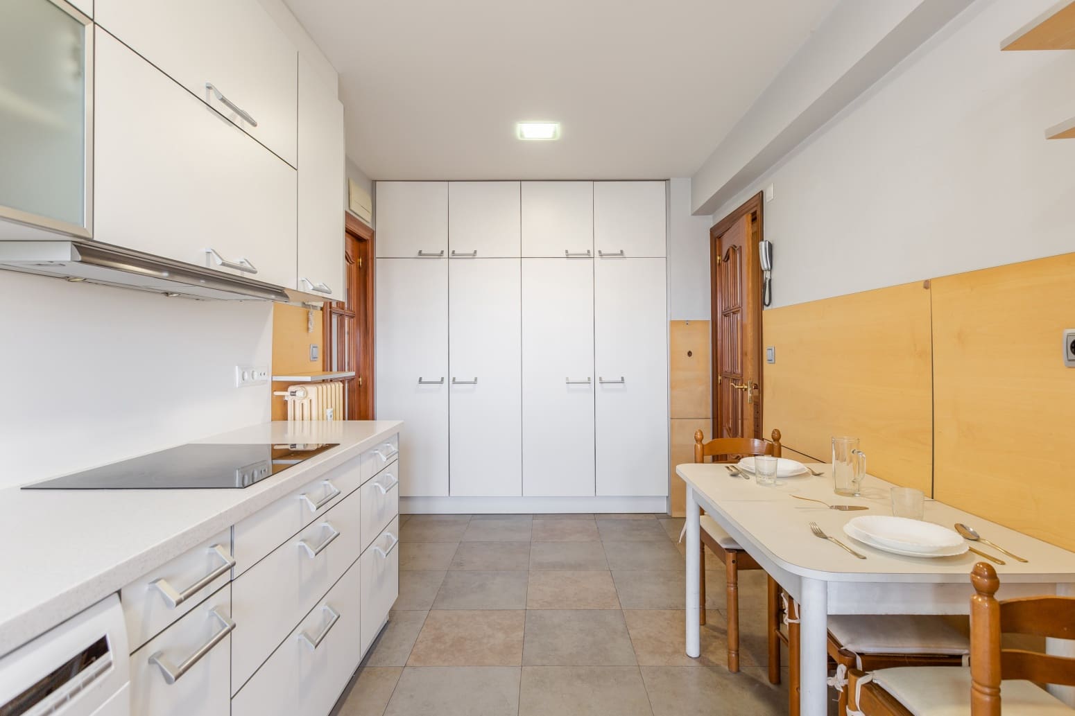 5 soveværelse Lejlighed til leje i Pamplona / Iruna - € 1.500 (Ref: 7782691)