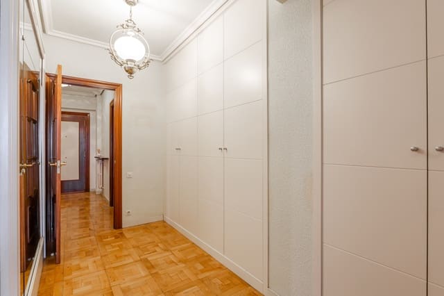 5 bedroom Flat for rent in Pamplona / Iruña - € 1,500 (Ref: 7782691)