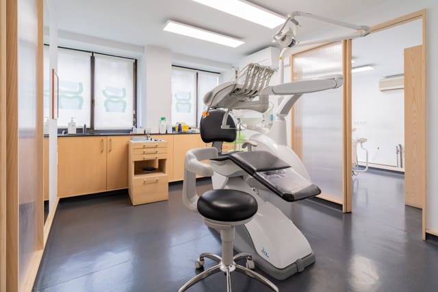 Kontor til leje i Burlada - € 750 (Ref: 7826896)