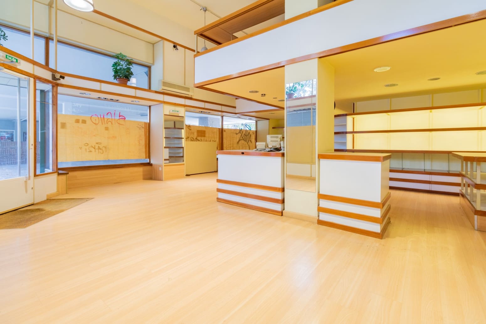 Erhverv til salg i Pamplona / Iruna - € 380.000 (Ref: 7849925)