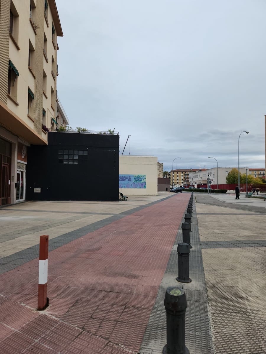 Comercial para arrendar em Pamplon - 800 € (Ref: 7893348)