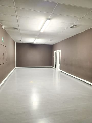 Comercial para arrendar em Pamplon - 800 € (Ref: 7893348)