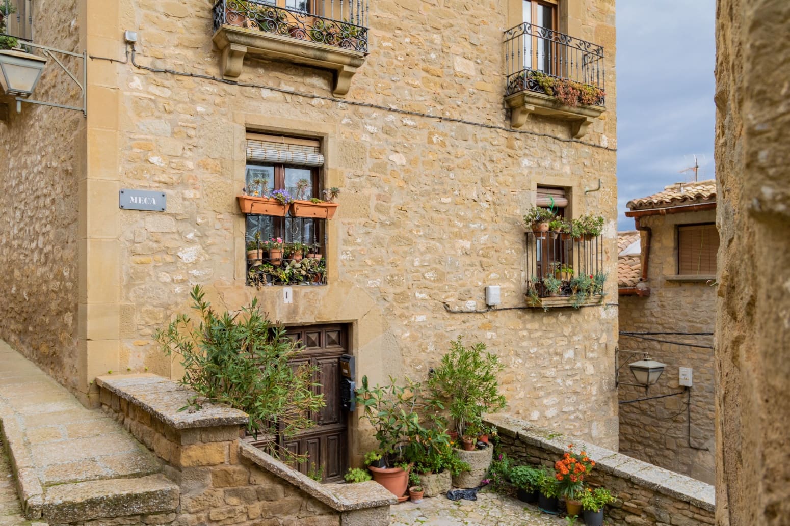 Villa til salg i Sos del Rey Catolico - € 270.000 (Ref: 7984391)