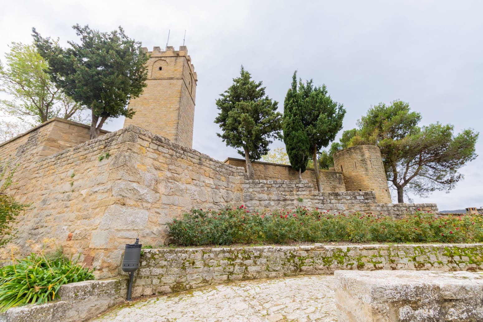 Villa til salg i Sos del Rey Catolico - € 270.000 (Ref: 7984391)