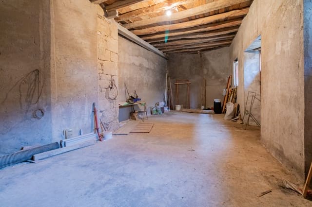 Villa for sale in Sos del Rey Católico - € 270,000 (Ref: 7984391)