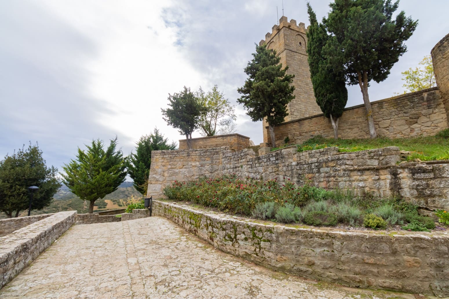 Villa til salg i Sos del Rey Catolico - € 270.000 (Ref: 7984391)