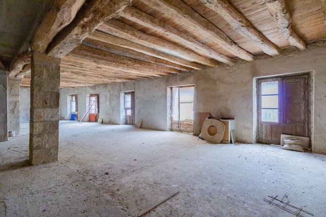 Villa for sale in Sos del Rey Católico - € 270,000 (Ref: 7984391)