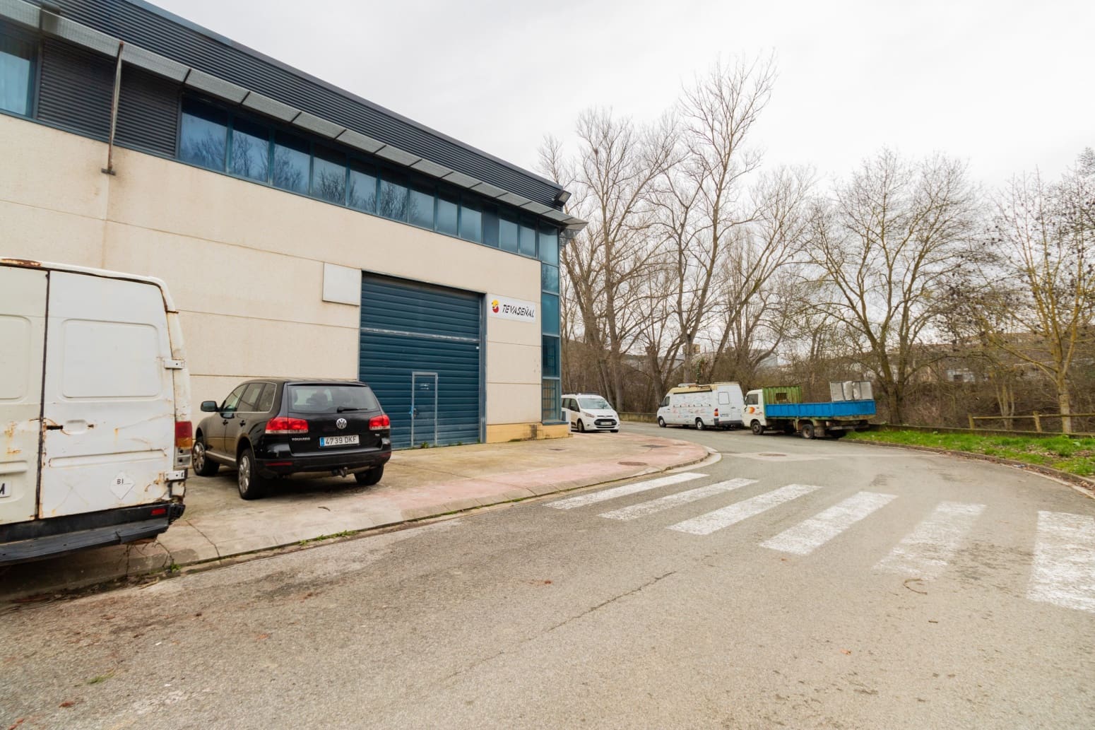 Kommersiell til salgs i Ezcabarte - € 270 000 (Ref: 8037889)