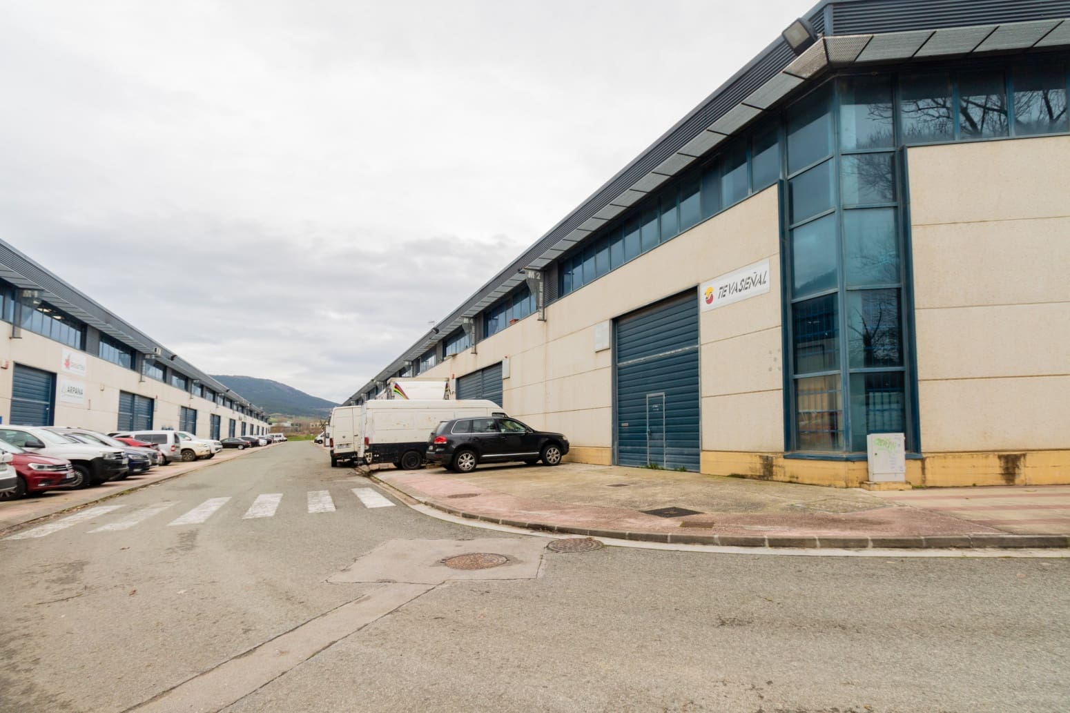 Kommersiell til salgs i Ezcabarte - € 270 000 (Ref: 8037889)