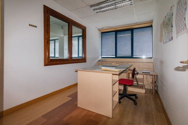 Commercial for sale in Arre, Ezcabarte - € 270,000 (Ref: 8037889)