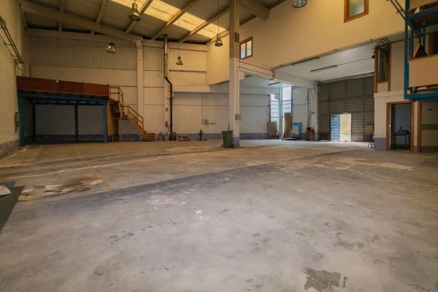 Commercial for sale in Arre, Ezcabarte - € 270,000 (Ref: 8037889)