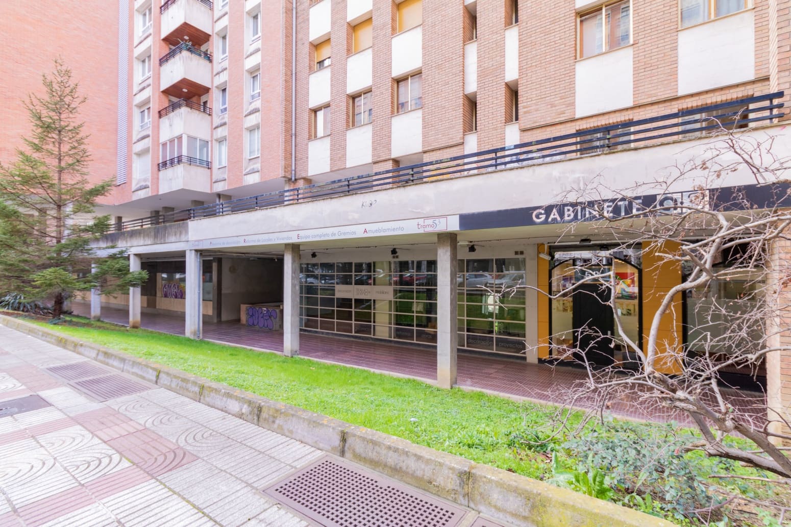 Erhverv til salg i Pamplona / Iruna - € 140.000 (Ref: 8125044)