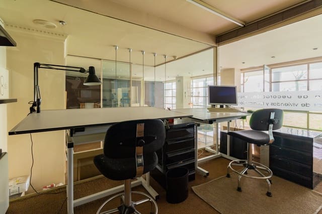 Erhverv til salg i Pamplona / Iruña - € 140.000 (Ref: 8125044)