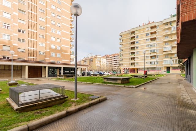 Commercial for sale in Pamplona / Iruña - € 120,000 (Ref: 8177005)