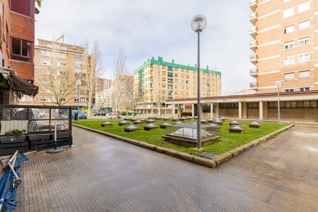 Commercieel te huur in Pamplona - € 600 (Ref: 8183546)