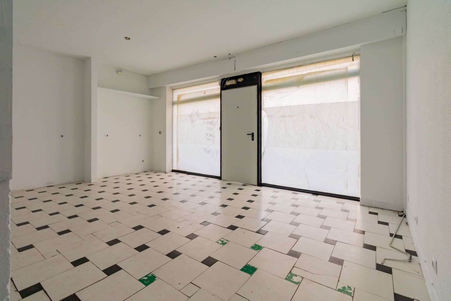 Erhverv til leje i Pamplona / Iruna - € 600 (Ref: 8183546)