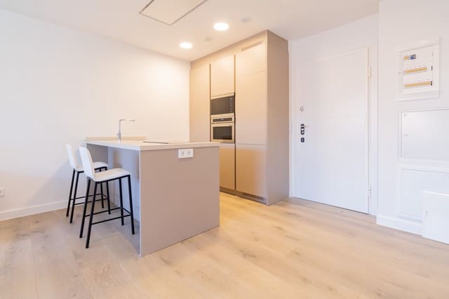 Piso de 1 habitación en Pamplona / Iruña en alquiler con garaje - 1.150 € (Ref: 8289158)