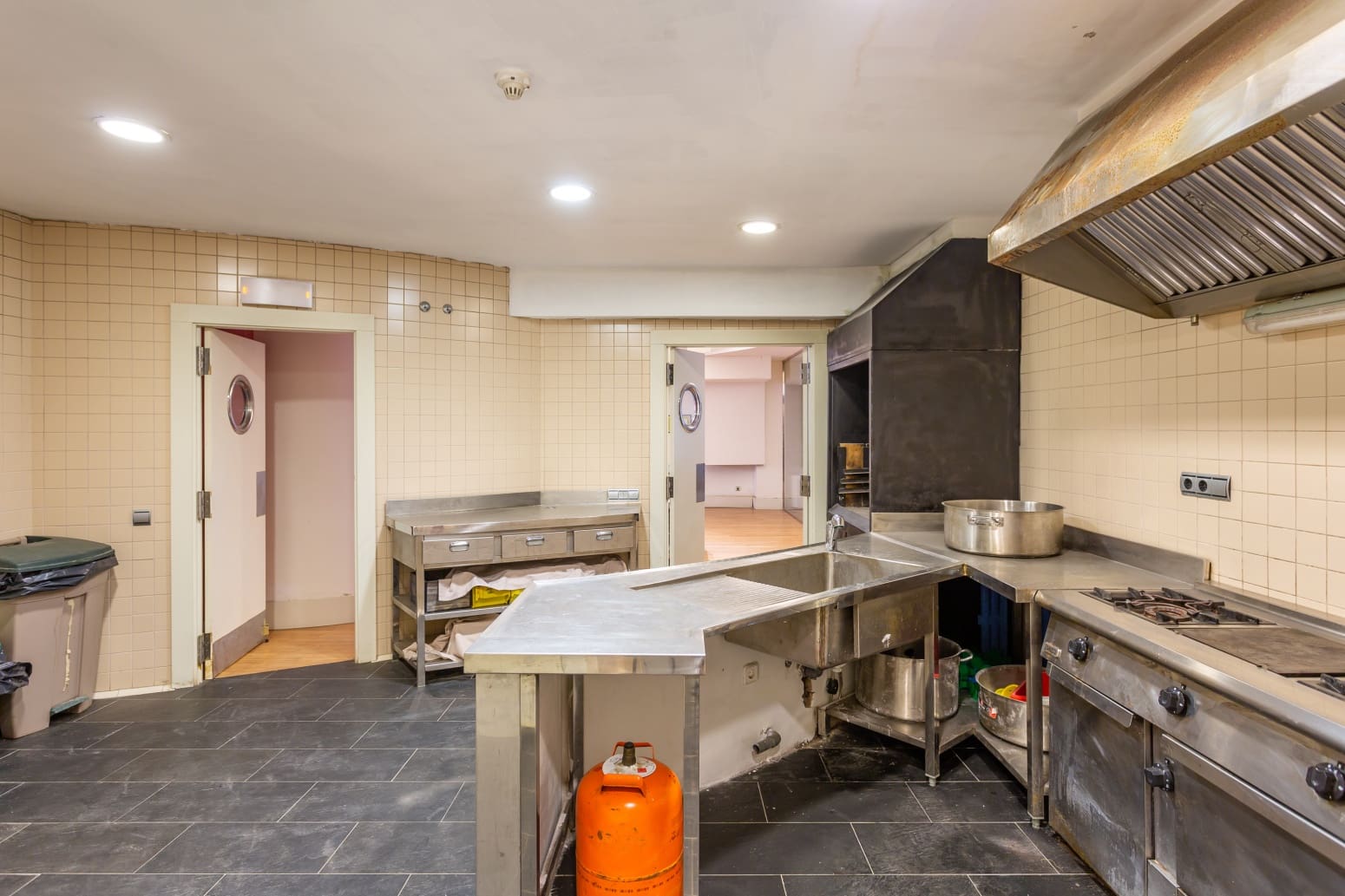 Erhverv til salg i San Adrian - € 2.580.000 (Ref: 8308187)