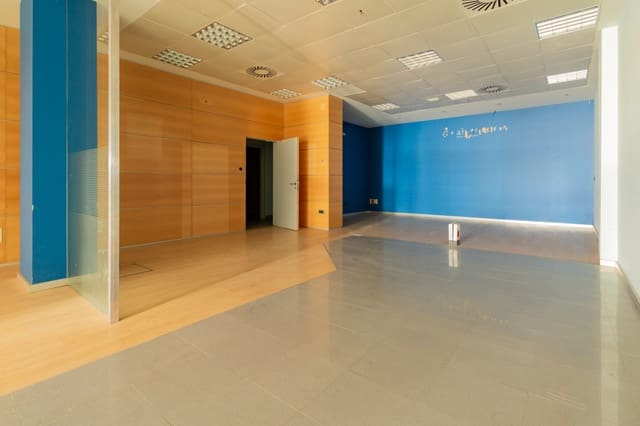 Commercieel te koop in Burlada - € 210.600 (Ref: 8317906)