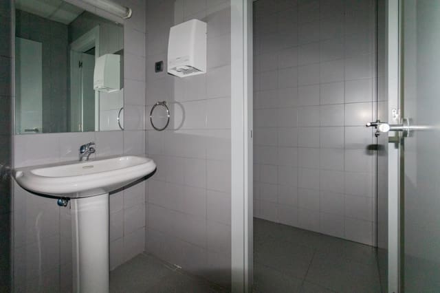 Commercieel te koop in Burlada - € 210.600 (Ref: 8317906)