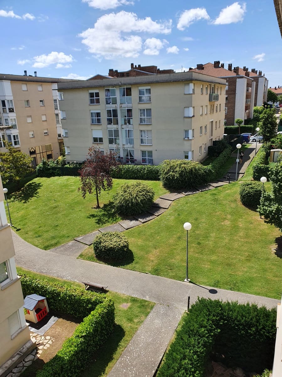 2 soverom Leilighet til leie i Pamplona med garasje - € 815 (Ref: 8348955)