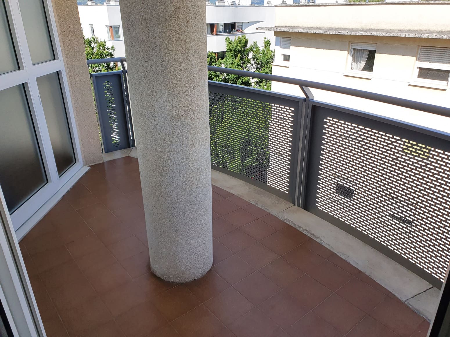 2 soverom Leilighet til leie i Pamplona med garasje - € 815 (Ref: 8348955)