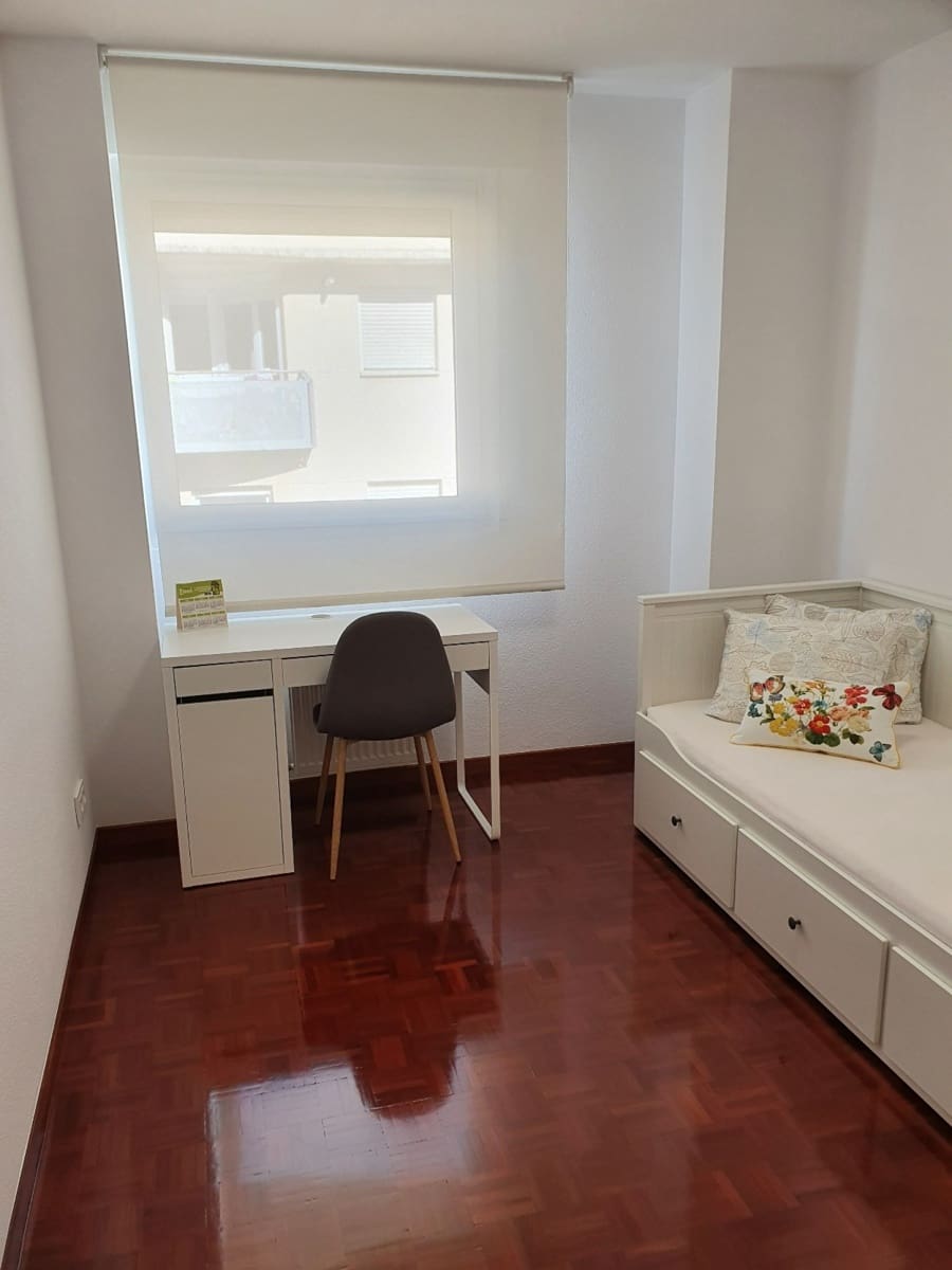 2 soverom Leilighet til leie i Pamplona med garasje - € 815 (Ref: 8348955)