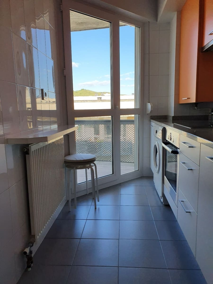 2 soverom Leilighet til leie i Pamplona med garasje - € 815 (Ref: 8348955)