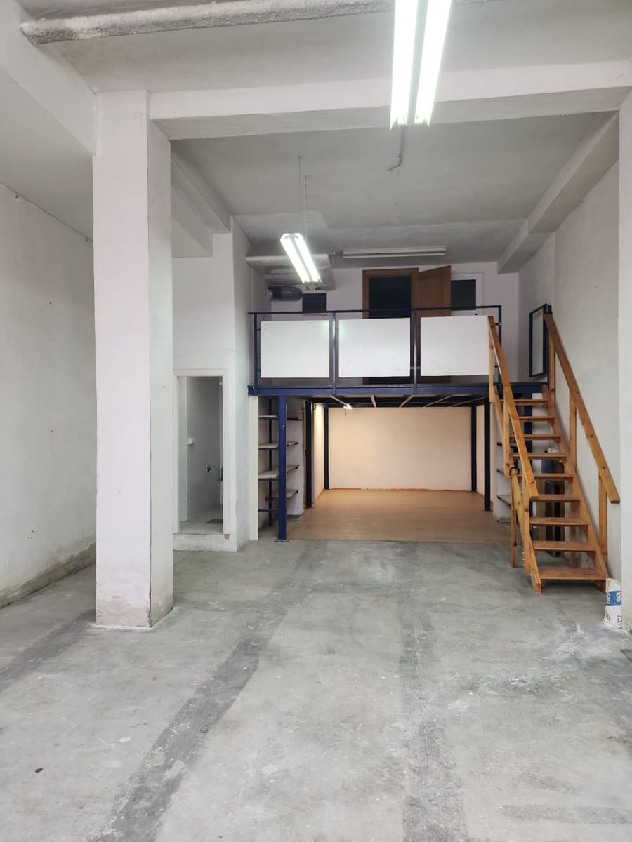 Erhverv til leje i Pamplona / Iruna - € 500 (Ref: 8365650)